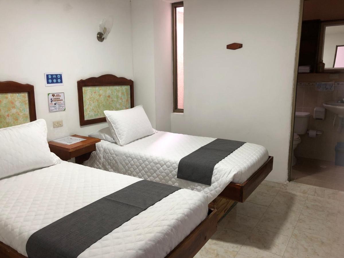 Hotel Armont 2*